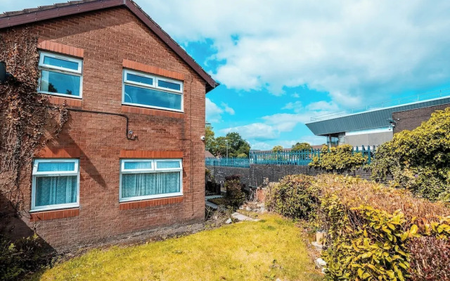 3-bed City Retreat - Sleeps 7, Garden & Parking