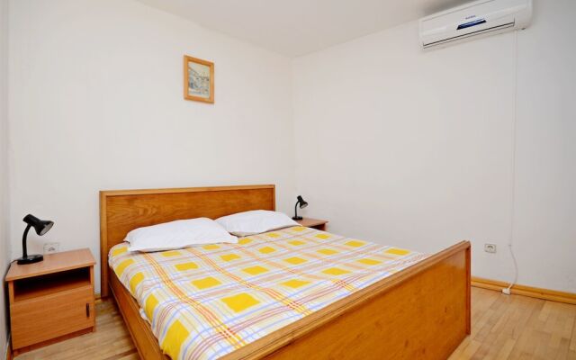 House Jakov