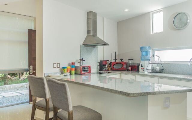 Azul 101 by Riviera Rentals