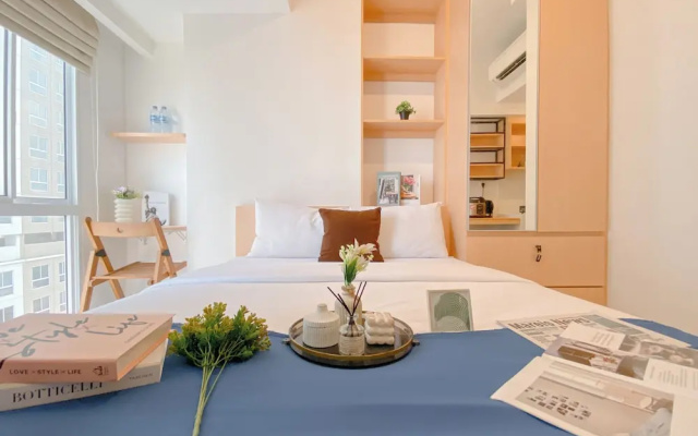 Minimalist Peach Touch Studio Apartment At Tokyo Riverside Pik 2 – Guest Rooms – Jakarta