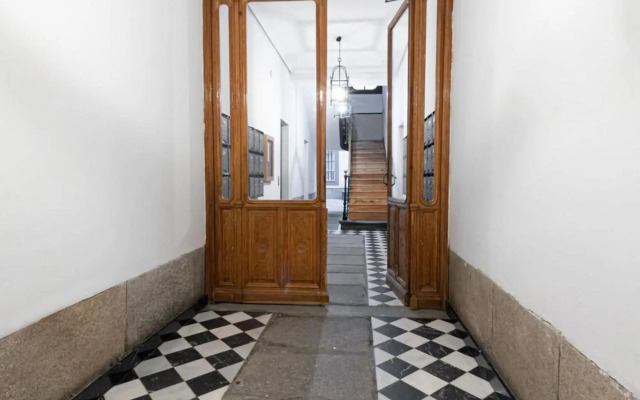 Apartamentos Day Madrid MADERA Centro Gran Via Sol Malasaña