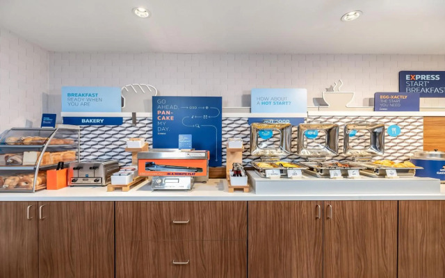 Holiday Inn Express Fremont-Milpitas Central by IHG