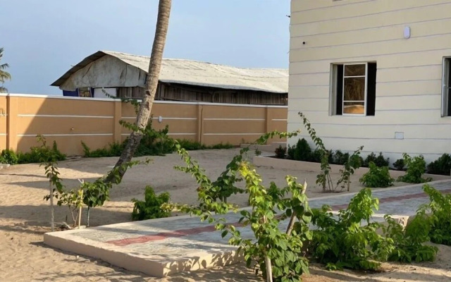 Wavecrest Beach Hotel & Resort