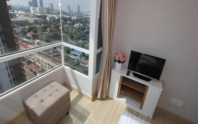 A Bed at Muangthong Thani