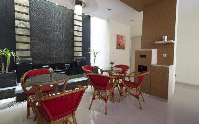 RedDoorz Near Senopati