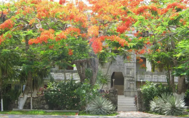 Condumel Condominiums