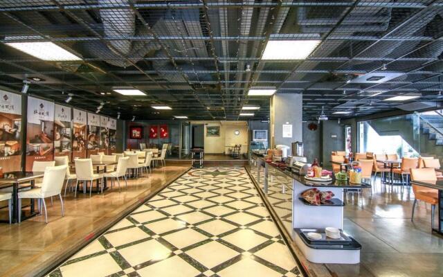 Katherine Plaza Hotel