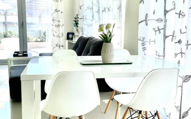 Apartment Lounge