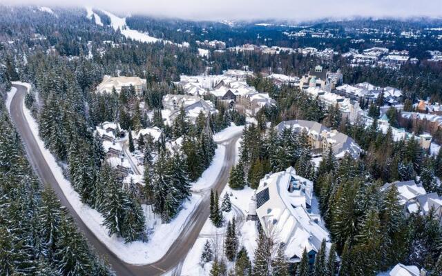 Ski in Ski out - Steam Shower - Roof top Hot tub