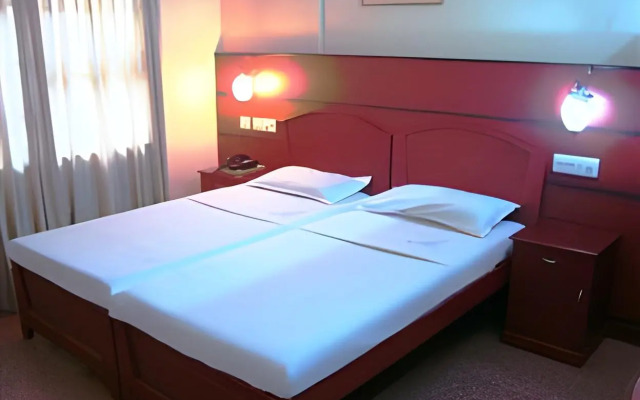 Hotel Saas Tower