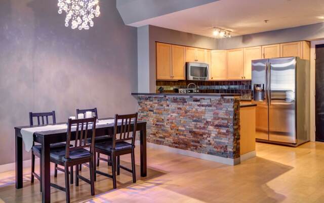 Suite Digs Paradyme