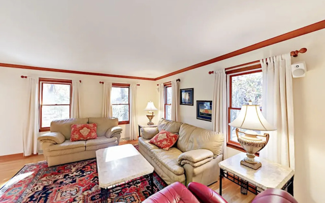 Cape Cod Bay - 4 Br Home