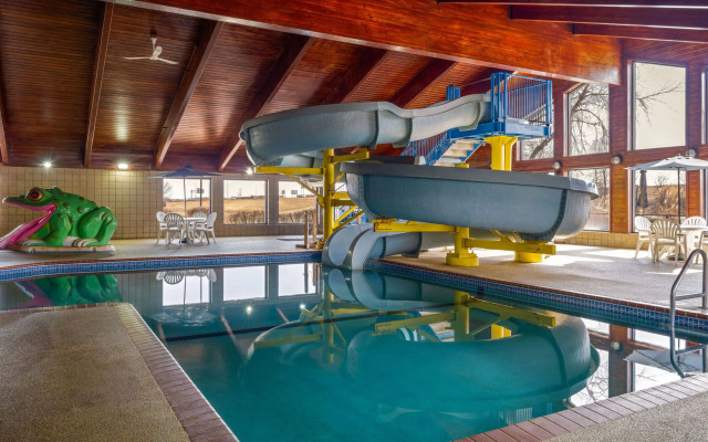 AmericInn by Wyndham Shakopee Near Canterbury Park