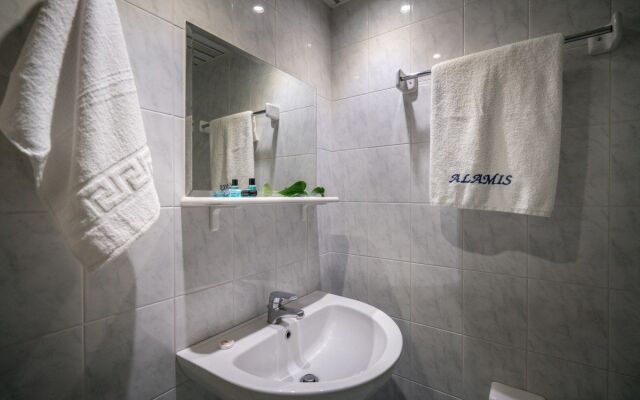 Alamis Hotel & Apartments