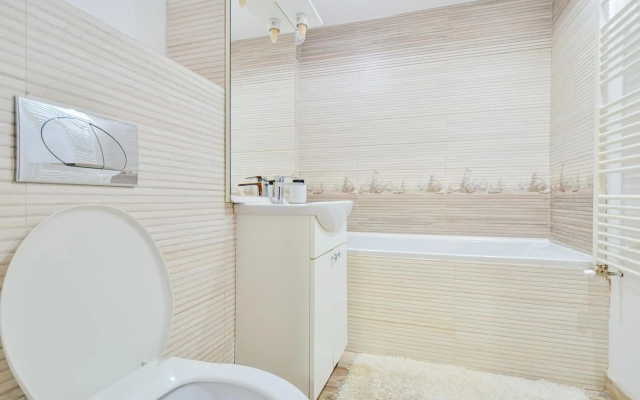 Lovely 2 bedroom, living and private bath apartment