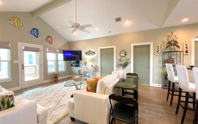 Sea Beauty 3 Bedroom Home by RedAwning