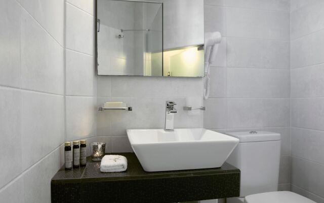 Eleia Seafront Rooms & Villas