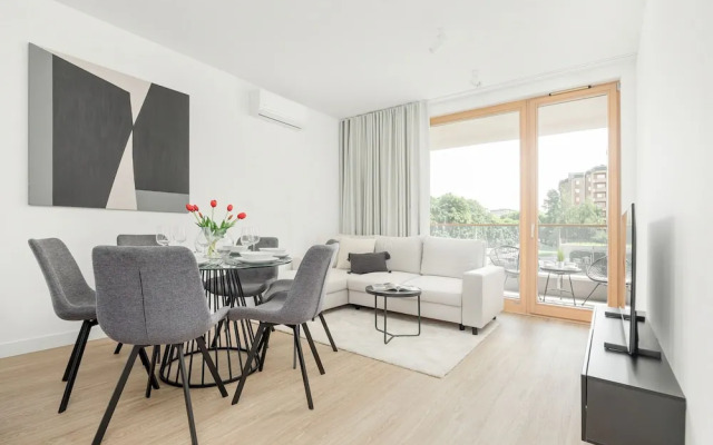 Cozy City Apartment by Renters Prestige