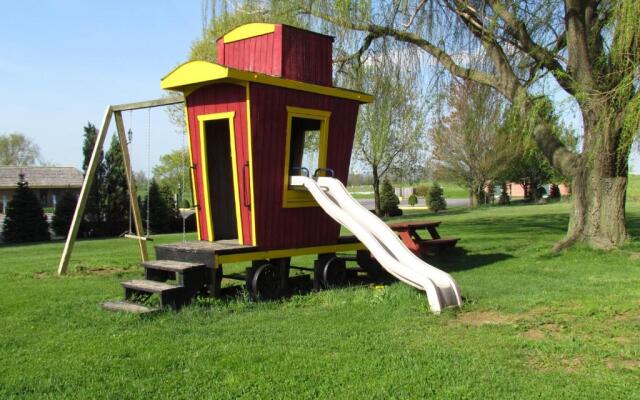 Red Caboose Motel