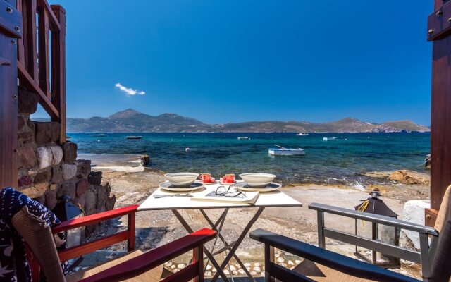 Neosikos AmazingBeach House Milos Island