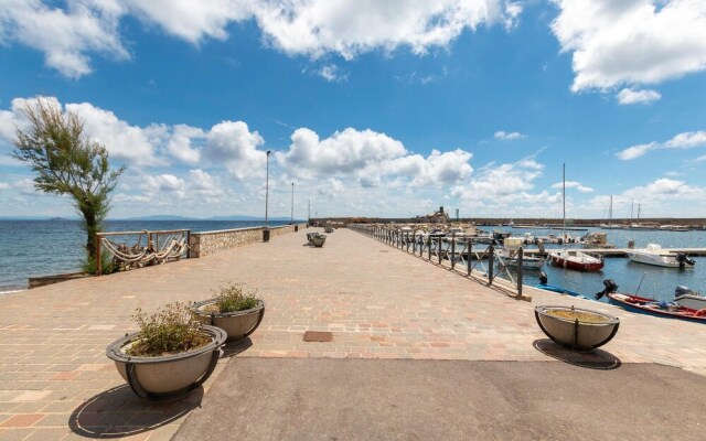 Beautiful Apartment in Lacona With 2 Bedrooms and Wifi