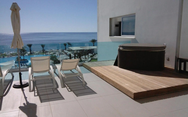 King Evelthon Beach Hotel & Resort