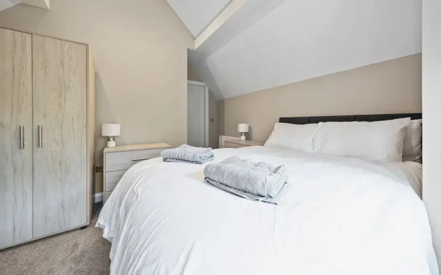 Stylish 2 Bedroom Apartment