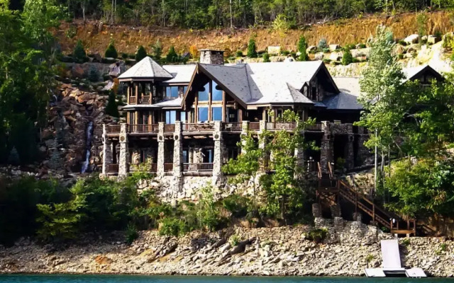 Forge Lake Lodge in Topton