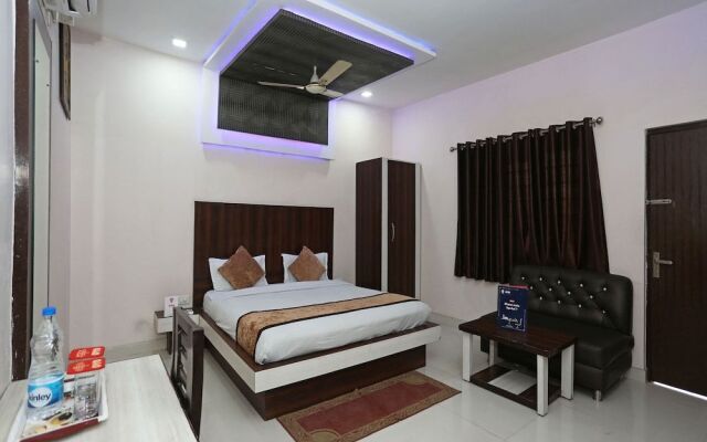 OYO 3202 Hotel Gayatri Residency