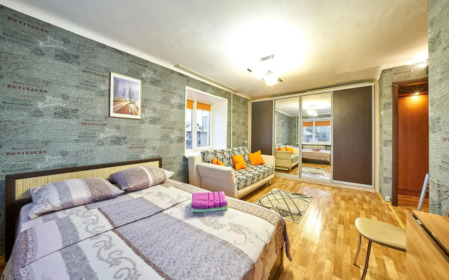 Апартаменты на улице Газеты Звезда, 75