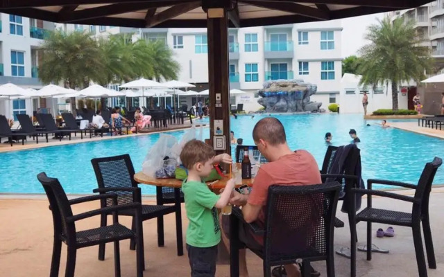 Grandblue condominium Room401 LeamMae phim Beach