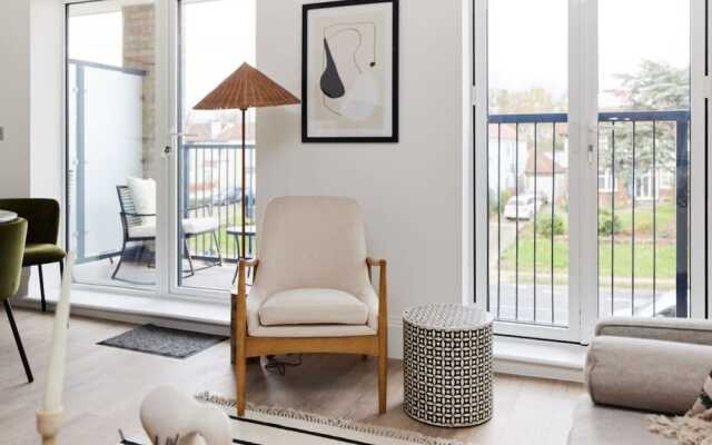 The Wembley Park Retreat - Modern 2bdr Flat With Balcony