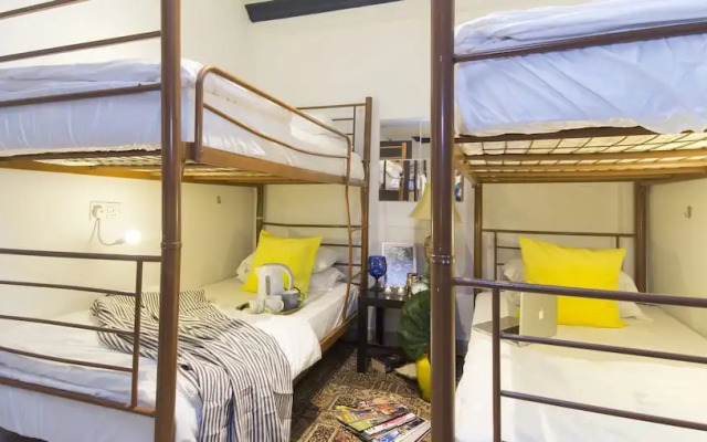 ZEN Hostel The Bed Station