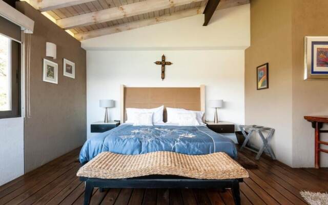 Casa Azul Lakeview Terrace Retreat in Avándaro