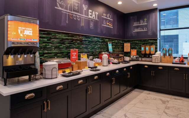 Hampton Inn & Suites Winston-Salem Downtown