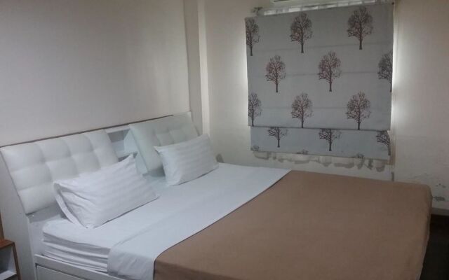 White House Asoke Sukhumvit 18