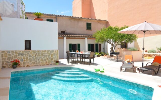 Mallorca Town House with Pool Beaches 20 Mints