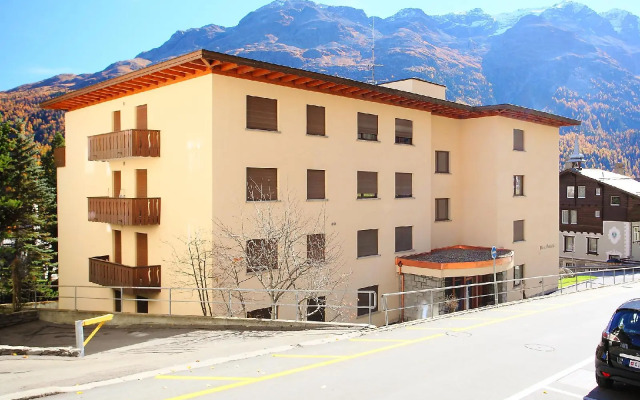 Apartment Chesa Romantica 17