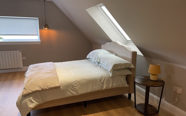Fabulous Open Plan Studio Retreat - Cowdenbeath