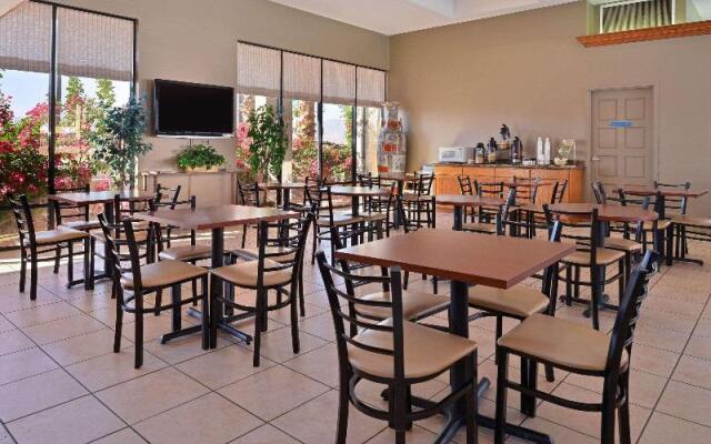 Quality Inn & Suites Indio I-10