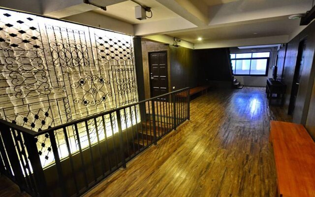 STrips the Poshtel - Hostel