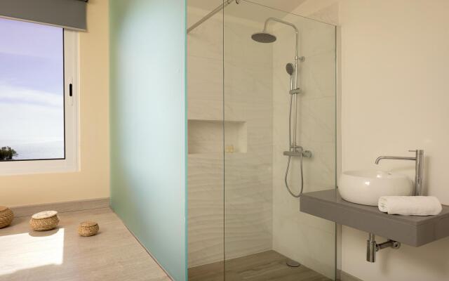 Funchal Bay View Villa by Madeira Sun Travel