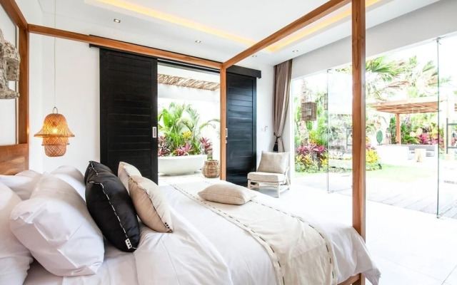 Modern 4 BR Villa 400m to the Beach in Canggu