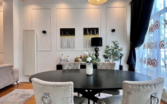 Cozy for 9 Guests Brussels Midi Station