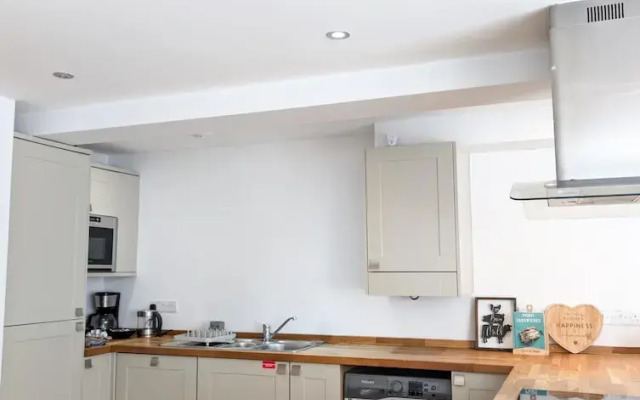 Newquay Escape/10 min to Beach/patio/parking
