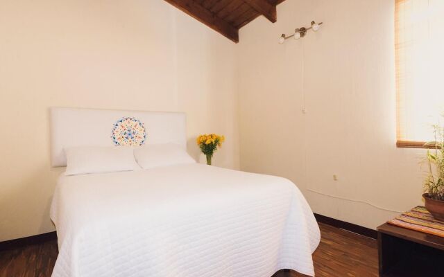 Quetzalroo Boutique Hostel