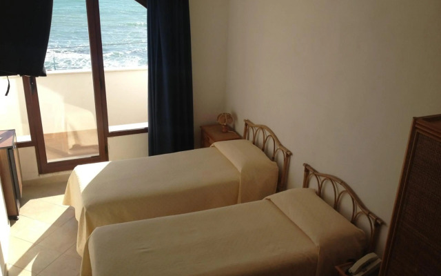 Hotel Miramare Garzia