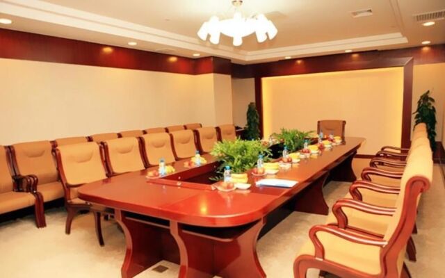 White Clouds Hotel - Dalian