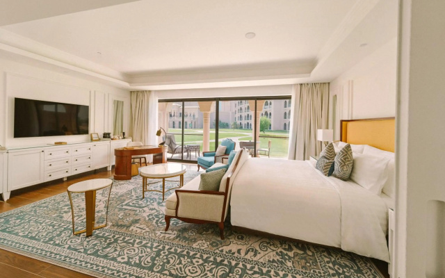 Royal Saray Resort