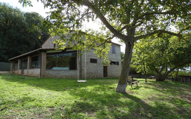 SCAPPO IN UMBRIA,Casale Vallenea